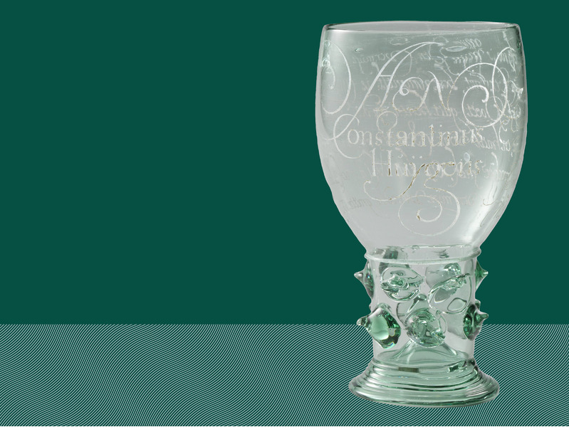 Replica Roemer met een gedicht op Constantijn Huygens